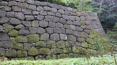 薪の丸東側石垣