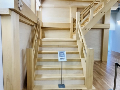 実物大階段模型（下から）　階段体験館