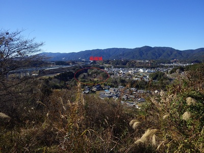鳶ヶ巣山砦から見下げる長篠城