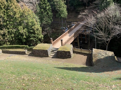 曳橋の櫓台石垣