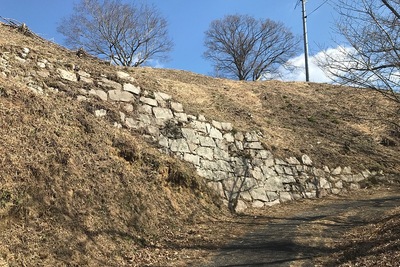 西郭南側の石垣