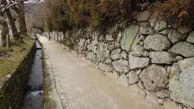 穴太積み石垣の道