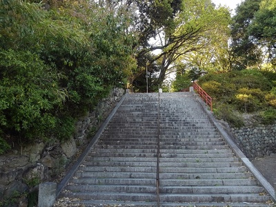 城山八幡宮登り階段