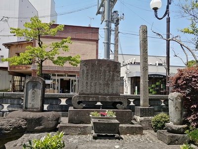 桑名藩兵墓