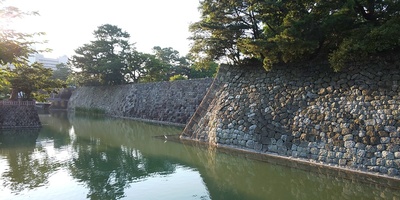 中堀(南側)の石垣