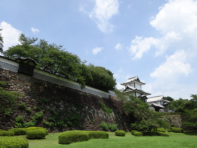 百間堀園地から眺める石川門