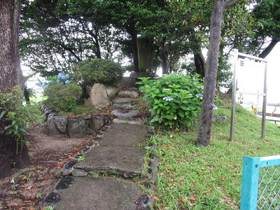 石碑への入口