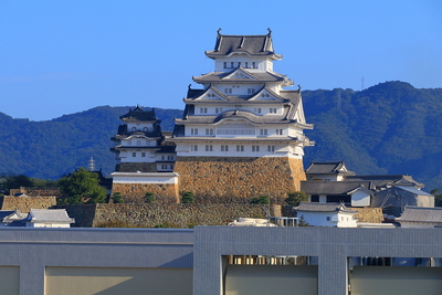 ホテルウィング姫路の7階屋上テラスから、朝の天守