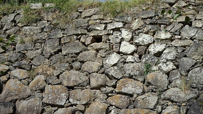 石垣の水抜き穴