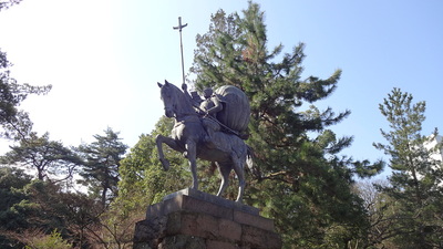 母衣衆時代の前田利家銅像（尾山神社）