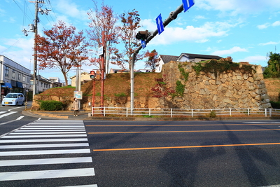 中ノ門跡石垣東端と中堀跡(国道2号線)