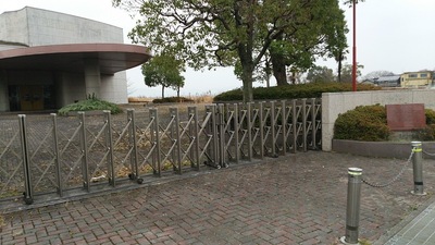 坂本城本丸跡と敷地にあるキーエンス研修所