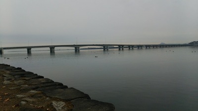 本丸跡から近江大橋を見る