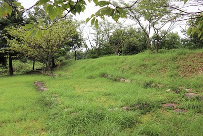 主郭南側の土塁