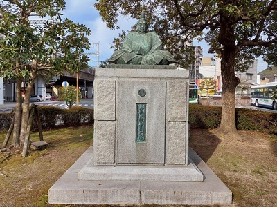 小早川隆景公銅像