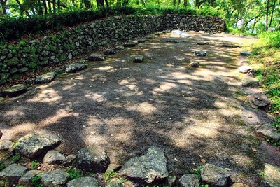 三ノ段の礎石建物跡