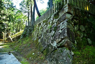 麓の八幡神社