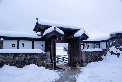 雪の橋詰門