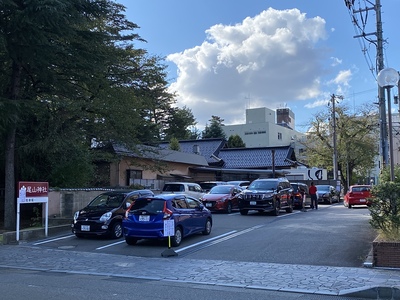 尾山神社 参拝者用駐車場(無料)