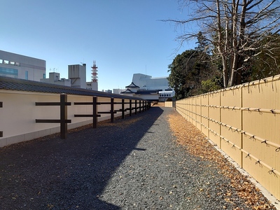 土塀と二の丸角櫓