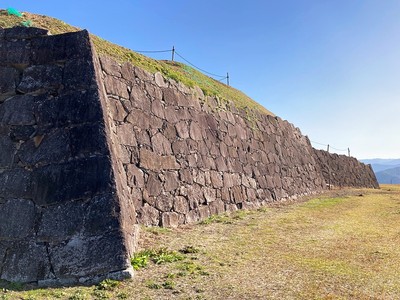 二の丸西側の石垣