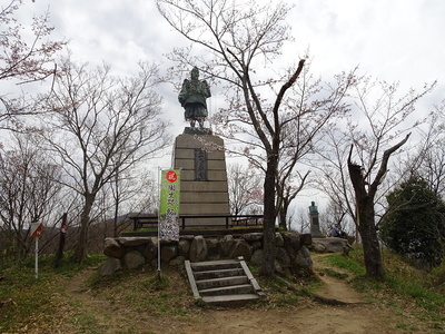 楠木正行 銅像