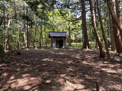 主郭と諏訪神社