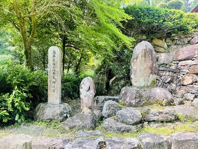 奥平九八郎貞勝の墓