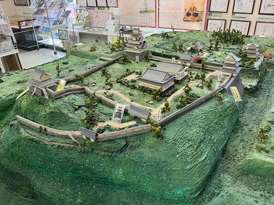 沼田市観光案内所内にある沼田城復元模型（西側から）