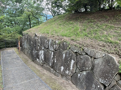 西櫓台石垣（南面）