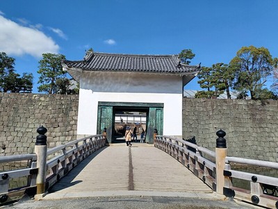 東橋と本丸櫓門（重要文化財）