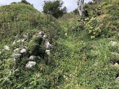 弥高寺城大門跡