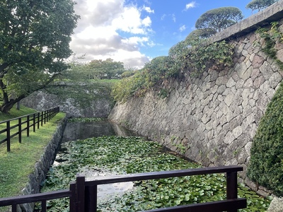 堀と石垣