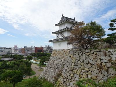 巽櫓と明石公園、明石市街