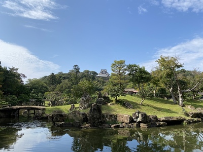 玄宮園からの天守