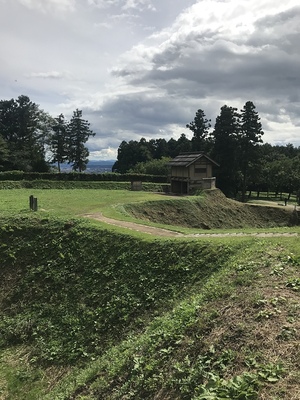 二の丸からの郭馬出し西虎口門