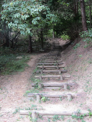 三雲城大手道