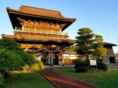 宝光寺山門(藩主菩提寺)