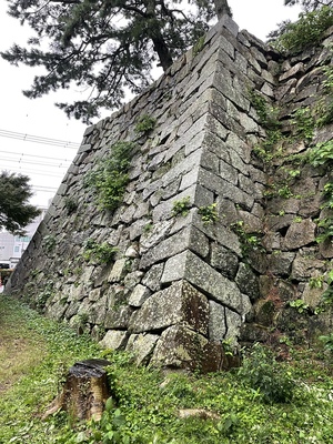 丑寅三重櫓跡石垣