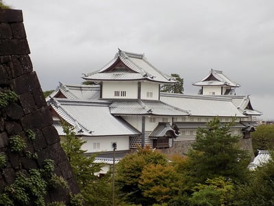 鶴丸倉庫付近から見た橋爪門他