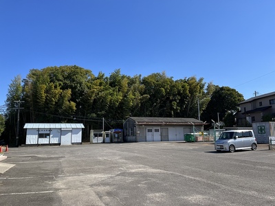 上重原町公民館駐車場と城址