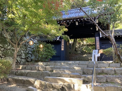 八幡山城・瑞龍寺門跡と石垣