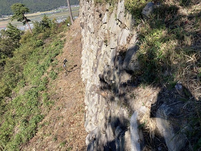 八幡山城・西の丸の石垣