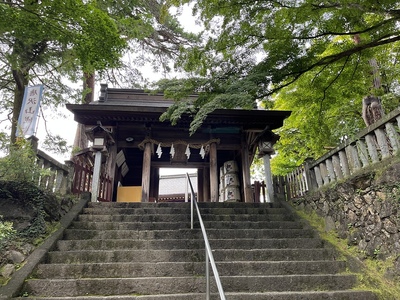 本丸跡に建つ唐沢山神社