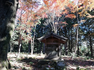 主郭と山神様