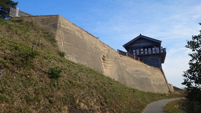 西門と版築土塁