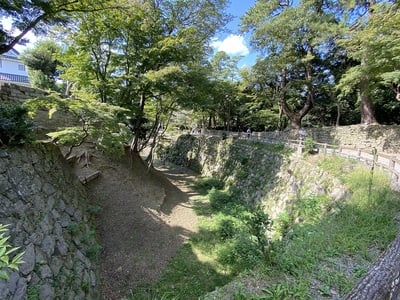 岡崎城の清海堀