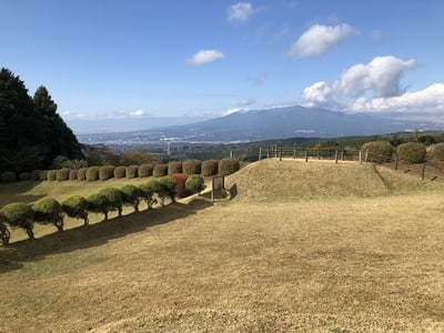 すり鉢曲輪と遠影