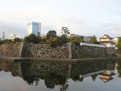 現存の人質櫓と、扇櫓、菱櫓跡