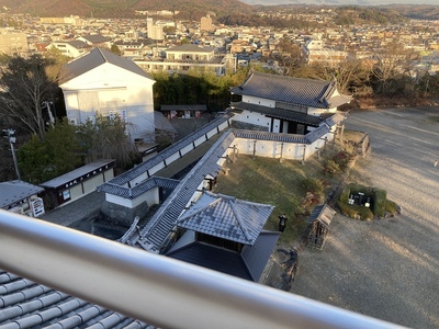 白石城　天守から見た大手門虎口